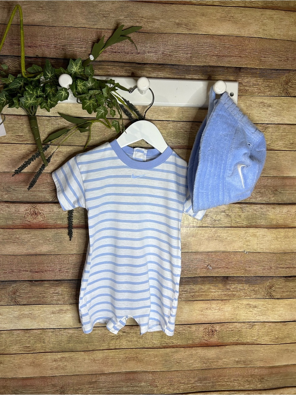 Nike Baby Boy Short Sleeve Romper Bucket Sun Hat Size 9 Months
